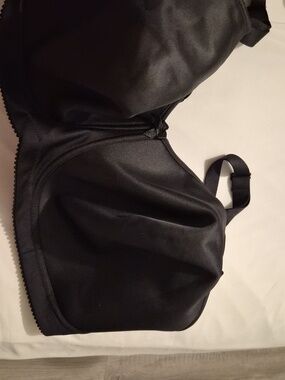 Elila Elegant Black Wireless Moulded Spacer Full Figure Bra 40K NWT